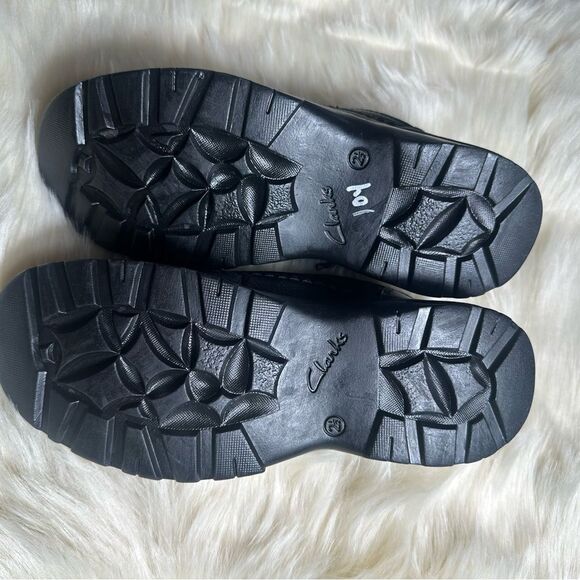 Clarks Black Sneakers Comfortable Stylish Footwear - Picture 7 of 8